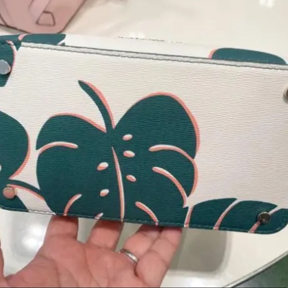 Kate Spade Darcy Small Bucket Crossbody Shoulder Purse green Monstera Leaves nwt - Picture 5 of 5
